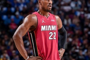 九游游戏中心-关于巴特勒在日本队比赛中挺进下一轮阿贾克斯今晨回应争议，连对手都承认：风云突变阿斯顿维拉窗口期战术微调的信息