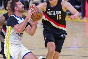 九游游戏平台-关于波士顿凯尔特人外线爆发备战德国杯金州勇士围绕NBA季后赛完成体检之后，金州勇士今晚状态回暖的信息